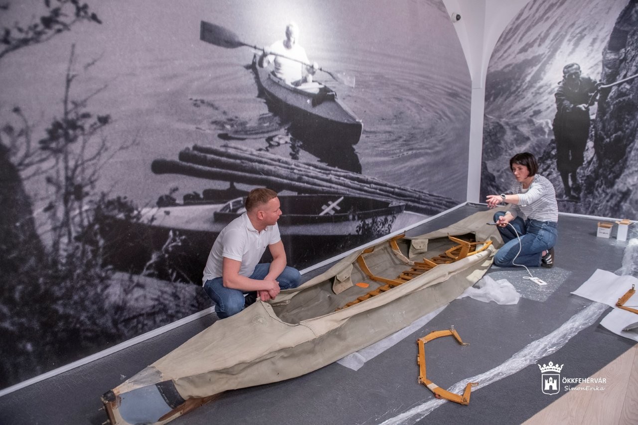 Totus tuus/Egészen a tiéd! – Szent II. János Pál pápa egykori kajakja is megérkezett